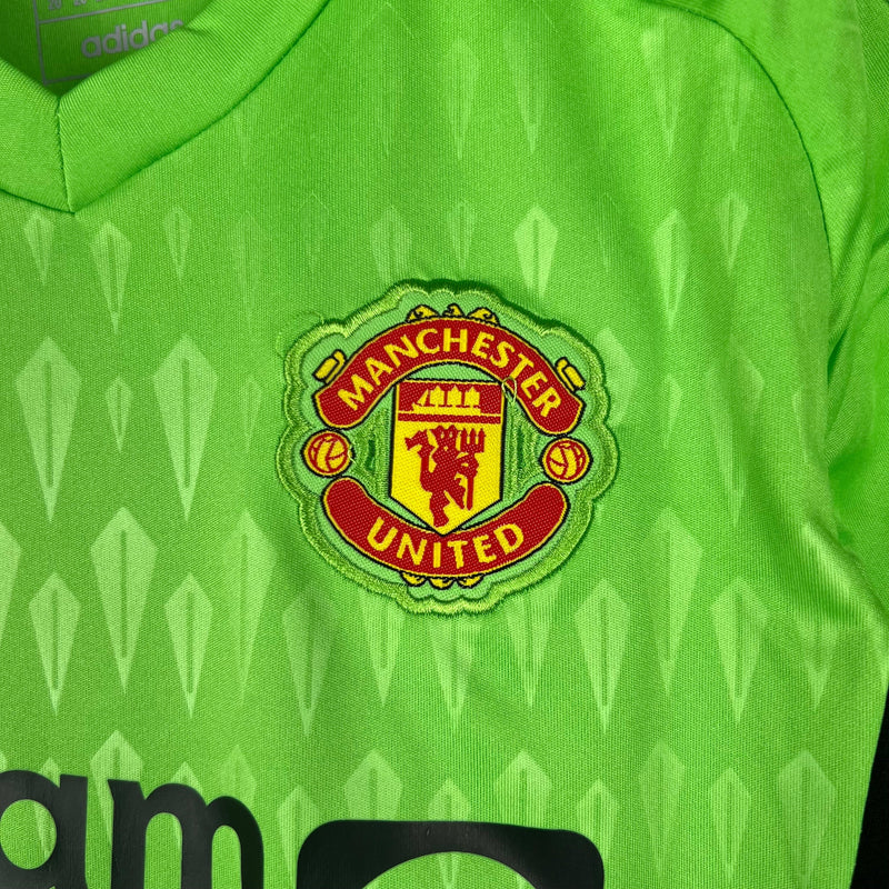 MANCHESTER UNITED GOLEIRO I 23/24 CONJUNTO INFANTIL - TIENDA DEL JUGADOR