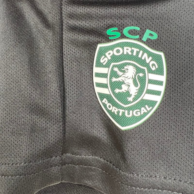 SPORTING LISBOA I 23/24 CONJUNTO INFANTIL - TIENDA DEL JUGADOR