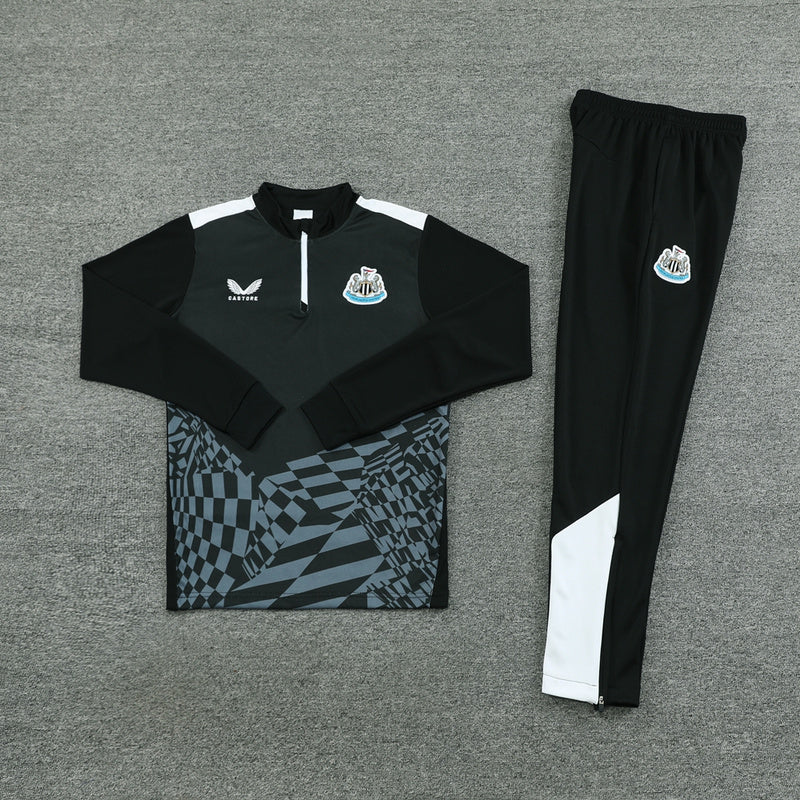 CONJUNTO LARGO NEWCASTLE ENTRENAMIENTO 24/25 HOMBRE