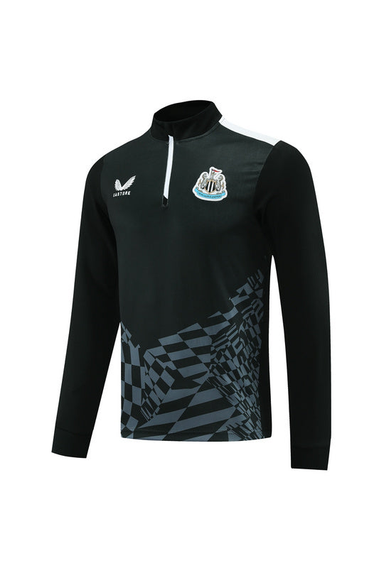 CONJUNTO LARGO NEWCASTLE ENTRENAMIENTO 24/25 HOMBRE